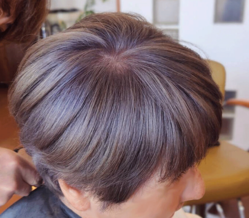 白髪染めをやめるための脱色