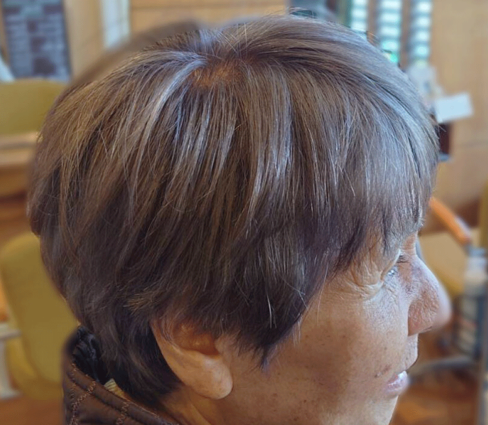 白髪染めをやめるための脱色